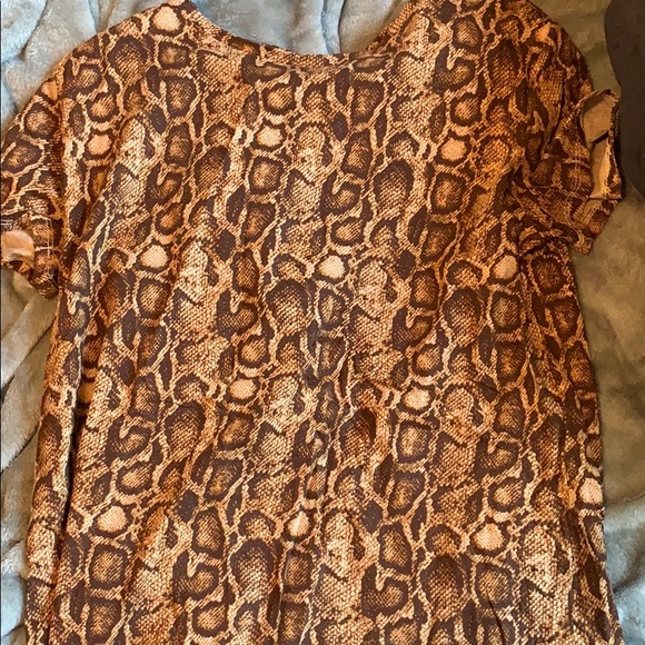 Tops Bundle - Picture 2 of 5